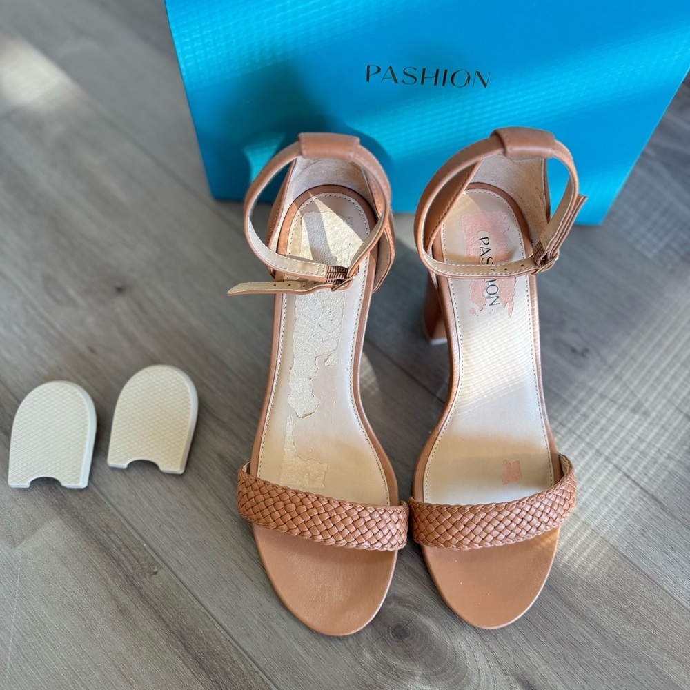 Pashion Footwear ~ Whiskey Braid Block 4" Convertible Heels. Size 7.5 ✨ - Picture 7 of 16